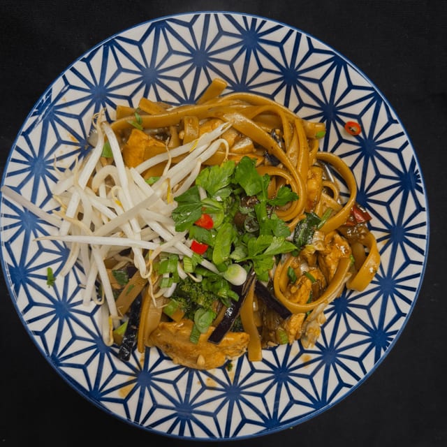 Garlic Chicken Noodles.